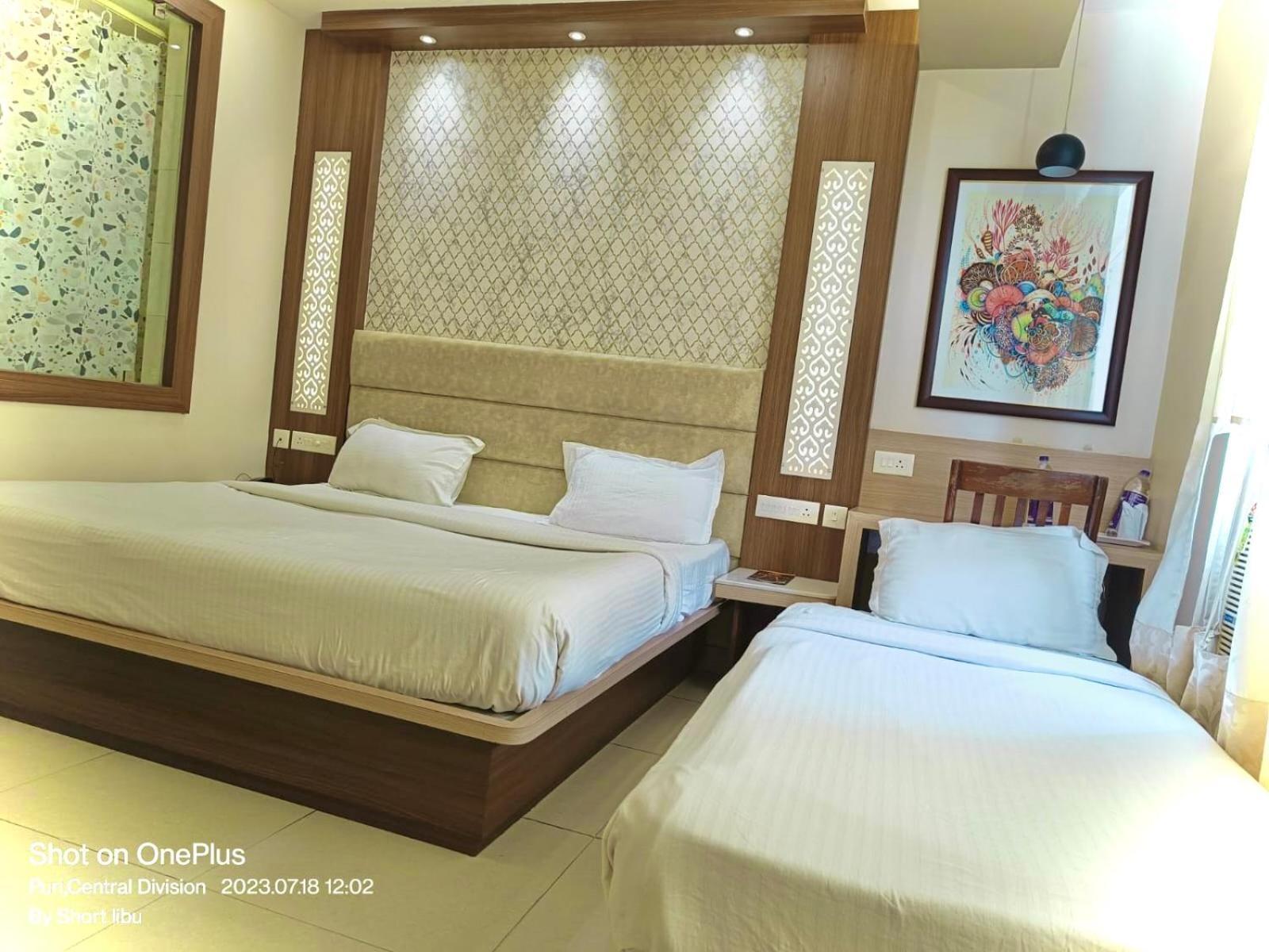 Hotel Kuber Palace ! Puri Near-Sea-Beach-And-Temple Fully-Air-Conditioned-Hotel With-Lift-And-Parking-Facility 외부 사진