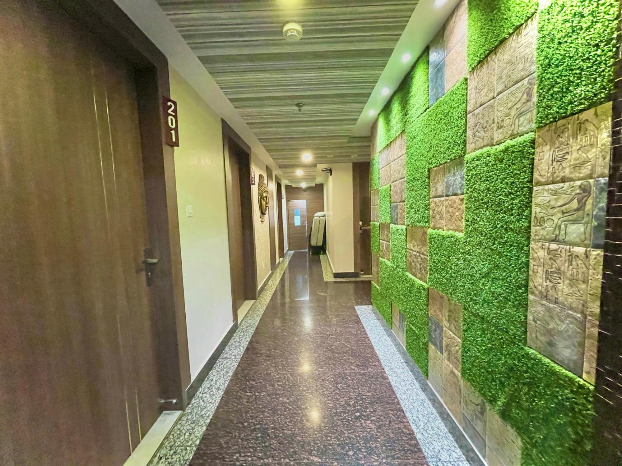 Hotel Kuber Palace ! Puri Near-Sea-Beach-And-Temple Fully-Air-Conditioned-Hotel With-Lift-And-Parking-Facility 외부 사진