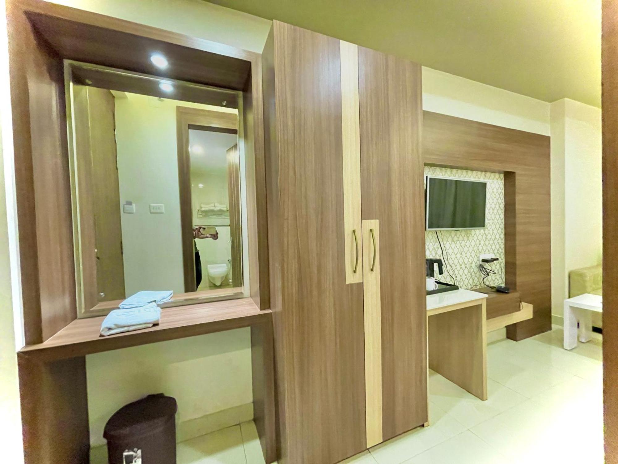 Hotel Kuber Palace ! Puri Near-Sea-Beach-And-Temple Fully-Air-Conditioned-Hotel With-Lift-And-Parking-Facility 외부 사진