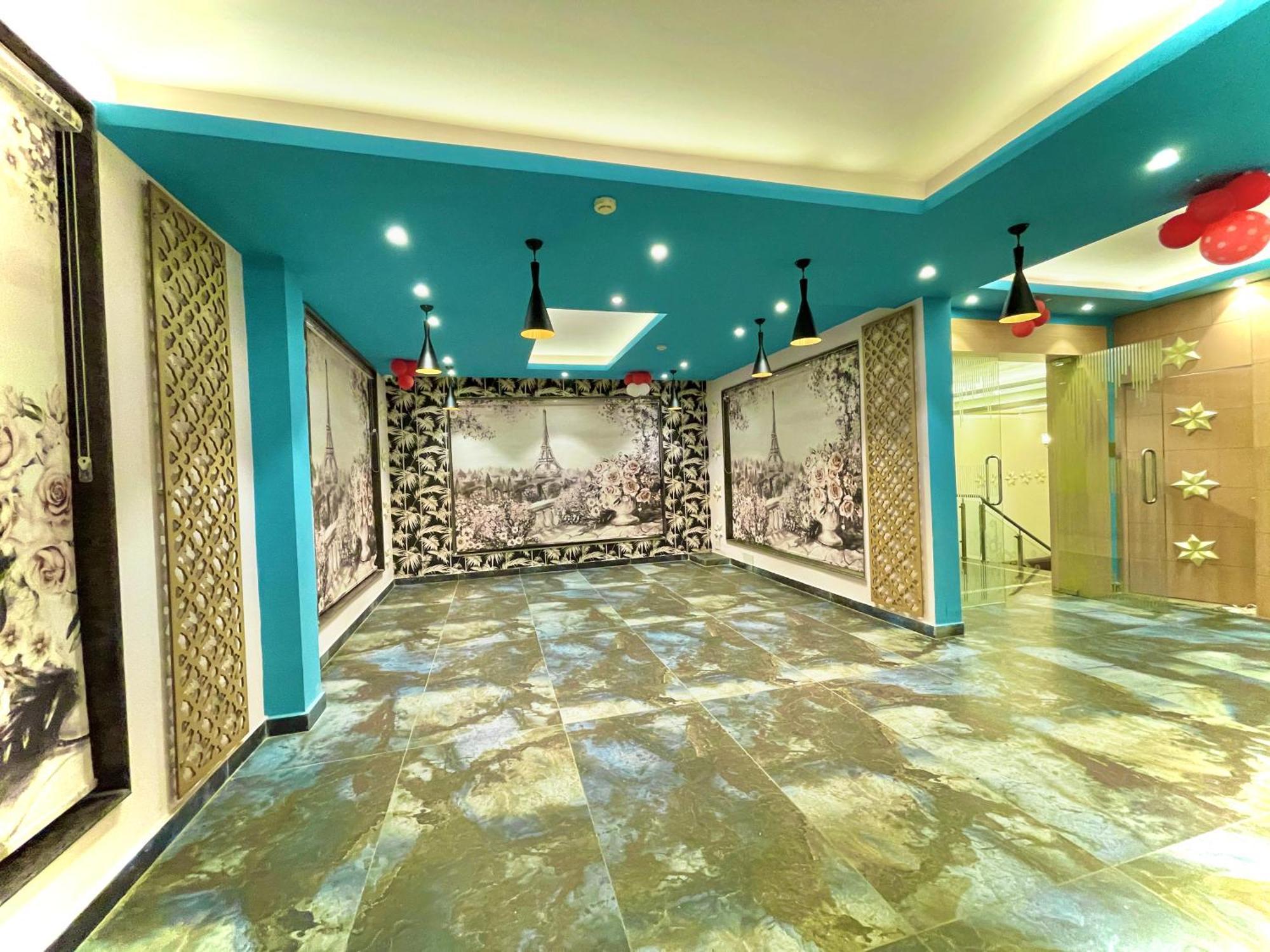 Hotel Kuber Palace ! Puri Near-Sea-Beach-And-Temple Fully-Air-Conditioned-Hotel With-Lift-And-Parking-Facility 외부 사진
