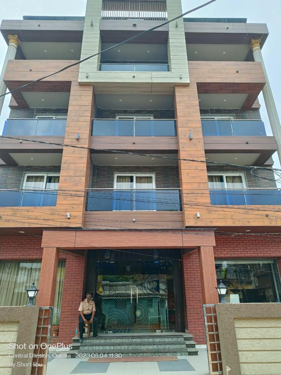 Hotel Kuber Palace ! Puri Near-Sea-Beach-And-Temple Fully-Air-Conditioned-Hotel With-Lift-And-Parking-Facility 외부 사진