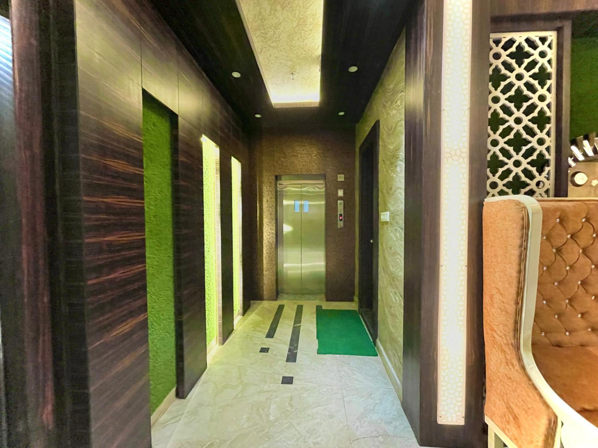 Hotel Kuber Palace ! Puri Near-Sea-Beach-And-Temple Fully-Air-Conditioned-Hotel With-Lift-And-Parking-Facility 외부 사진