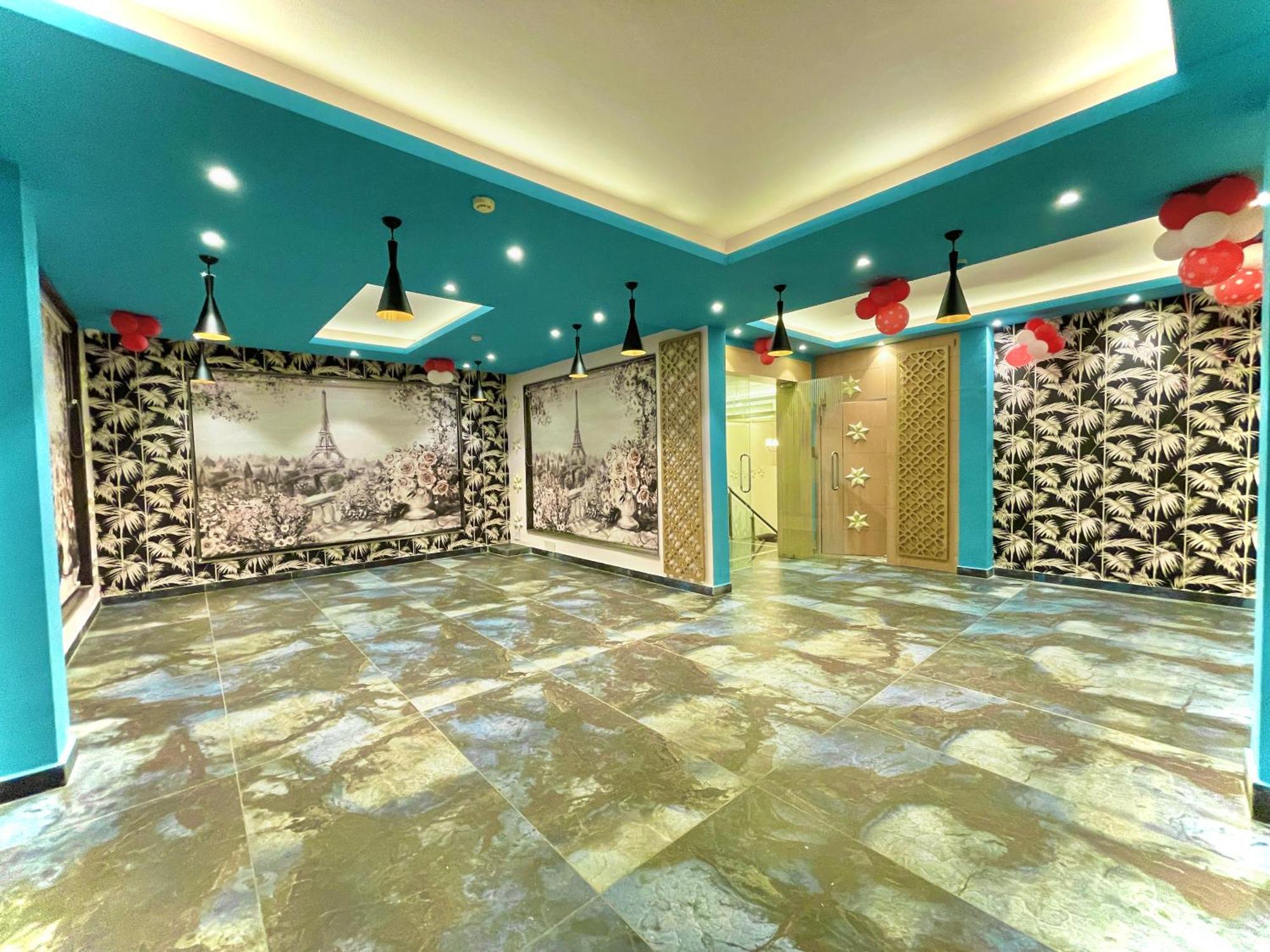 Hotel Kuber Palace ! Puri Near-Sea-Beach-And-Temple Fully-Air-Conditioned-Hotel With-Lift-And-Parking-Facility 외부 사진