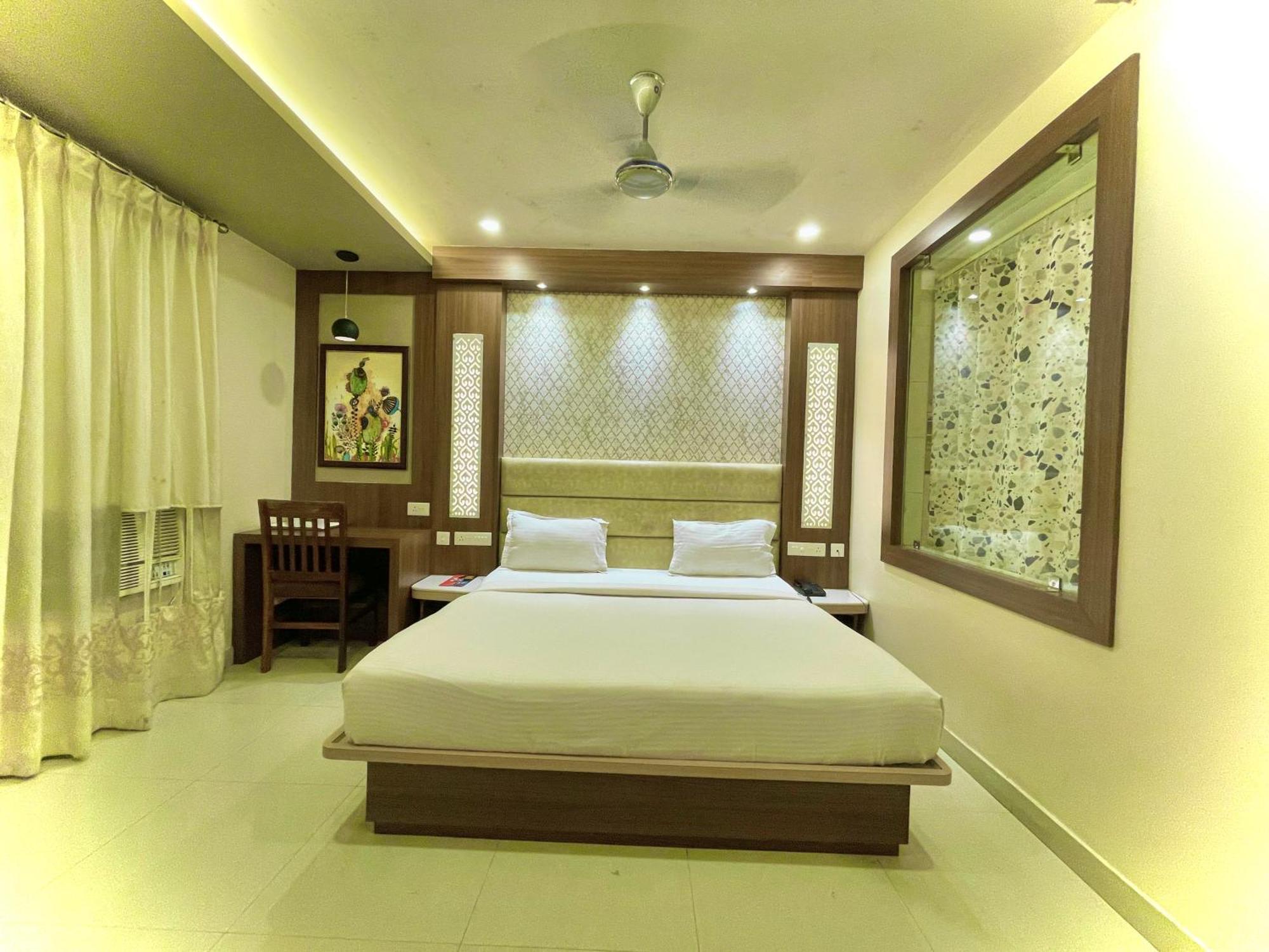 Hotel Kuber Palace ! Puri Near-Sea-Beach-And-Temple Fully-Air-Conditioned-Hotel With-Lift-And-Parking-Facility 외부 사진