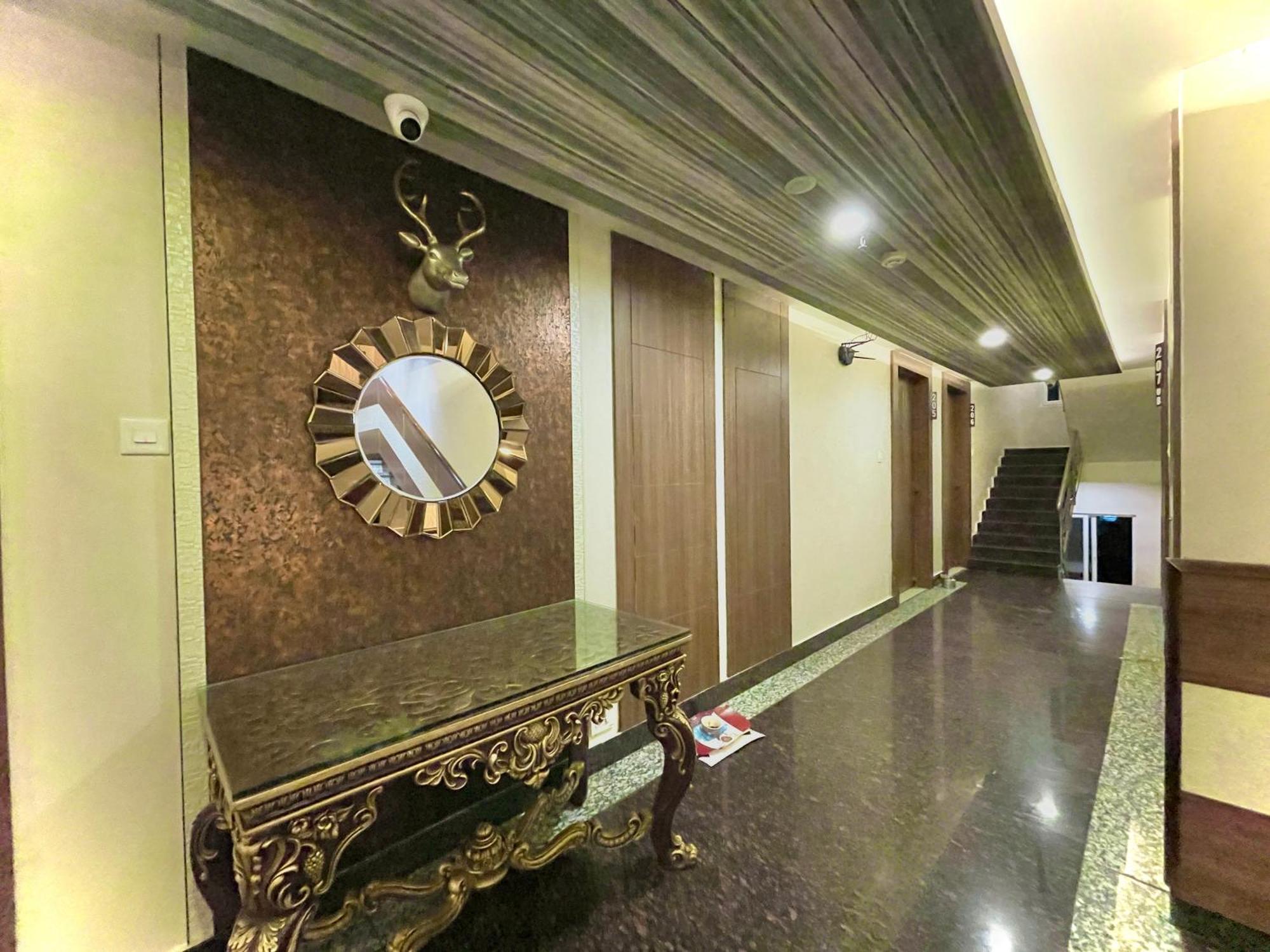 Hotel Kuber Palace ! Puri Near-Sea-Beach-And-Temple Fully-Air-Conditioned-Hotel With-Lift-And-Parking-Facility 외부 사진