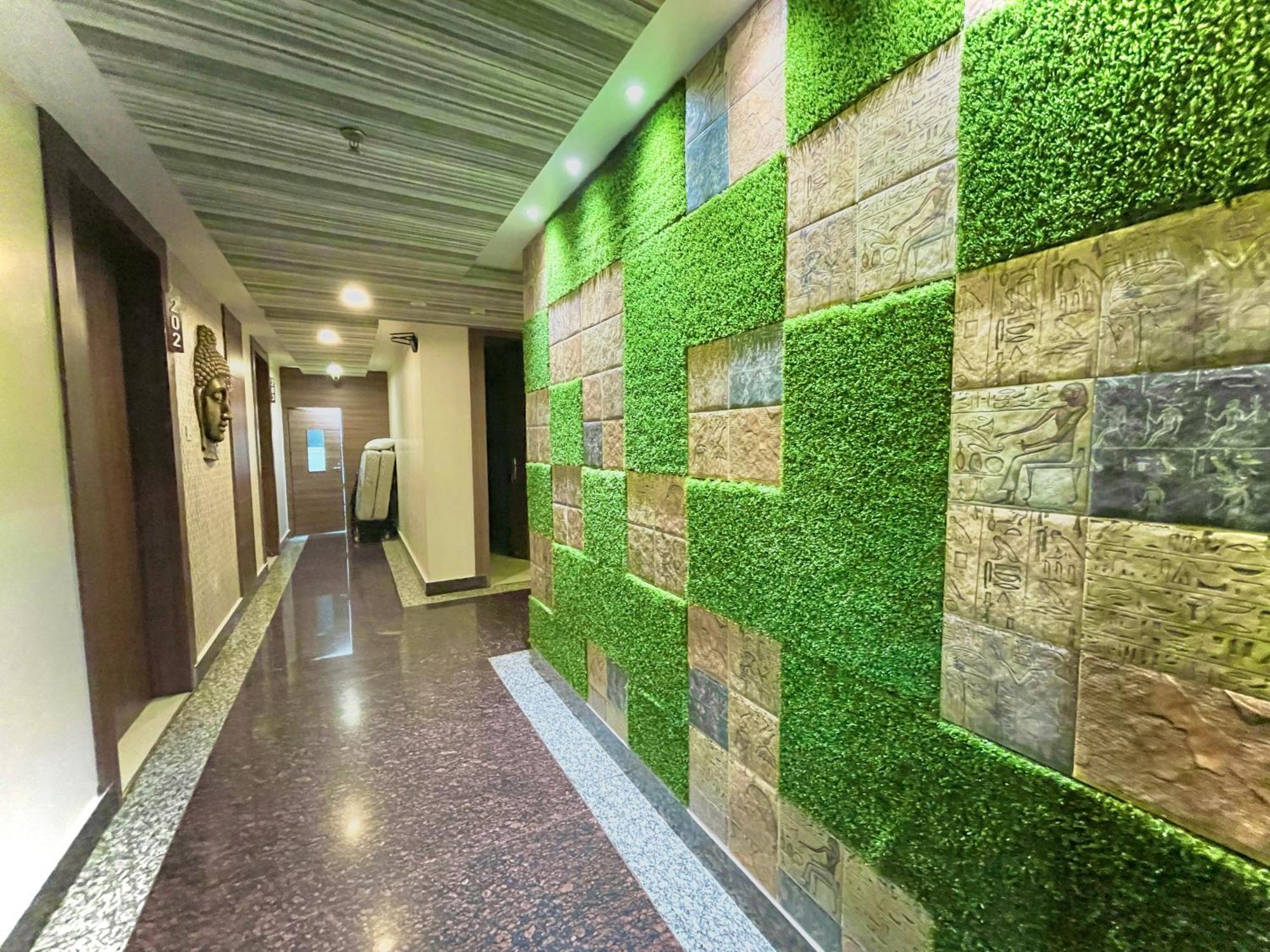 Hotel Kuber Palace ! Puri Near-Sea-Beach-And-Temple Fully-Air-Conditioned-Hotel With-Lift-And-Parking-Facility 외부 사진