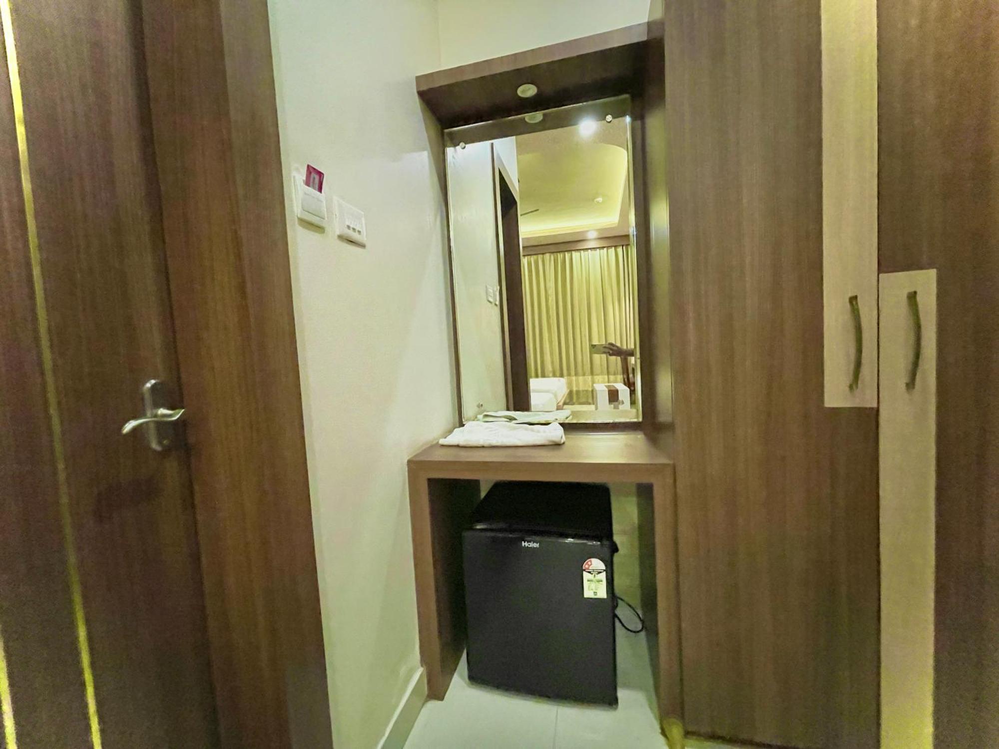 Hotel Kuber Palace ! Puri Near-Sea-Beach-And-Temple Fully-Air-Conditioned-Hotel With-Lift-And-Parking-Facility 외부 사진