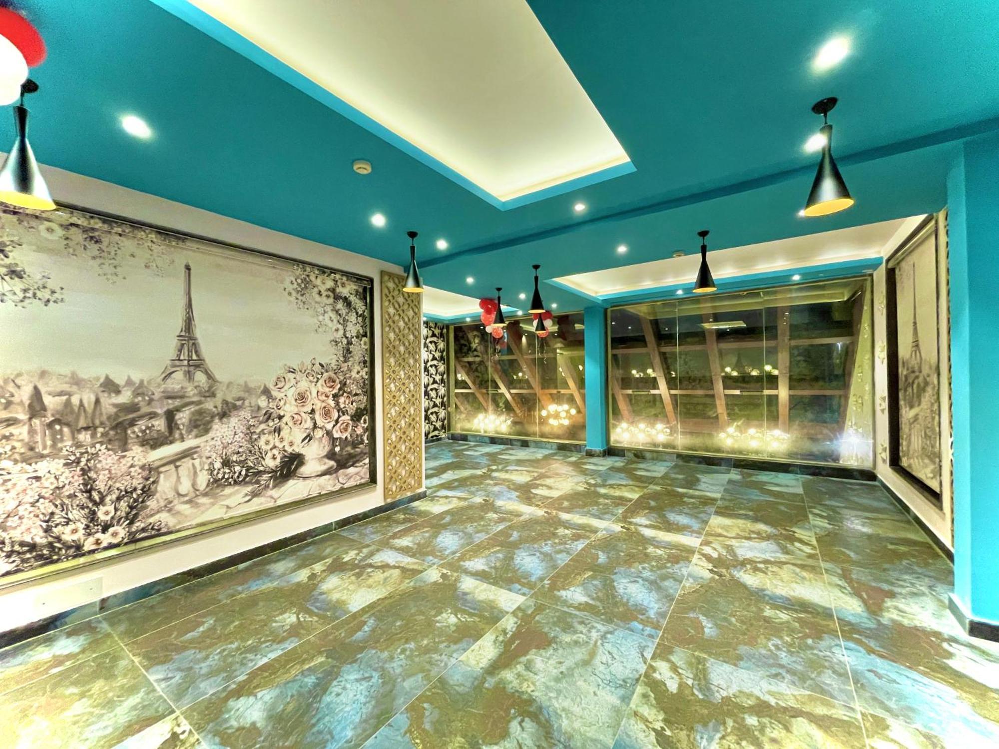 Hotel Kuber Palace ! Puri Near-Sea-Beach-And-Temple Fully-Air-Conditioned-Hotel With-Lift-And-Parking-Facility 외부 사진