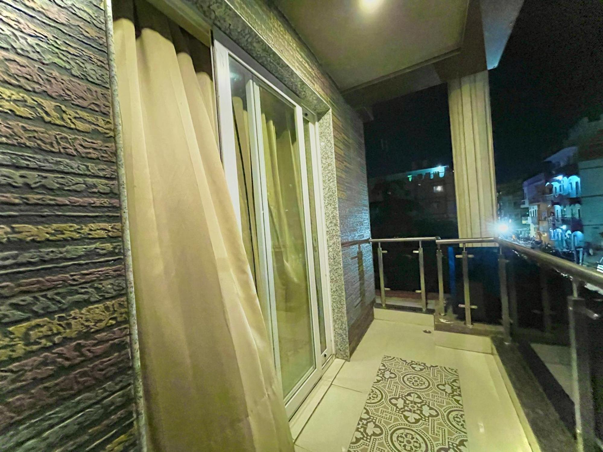 Hotel Kuber Palace ! Puri Near-Sea-Beach-And-Temple Fully-Air-Conditioned-Hotel With-Lift-And-Parking-Facility 외부 사진