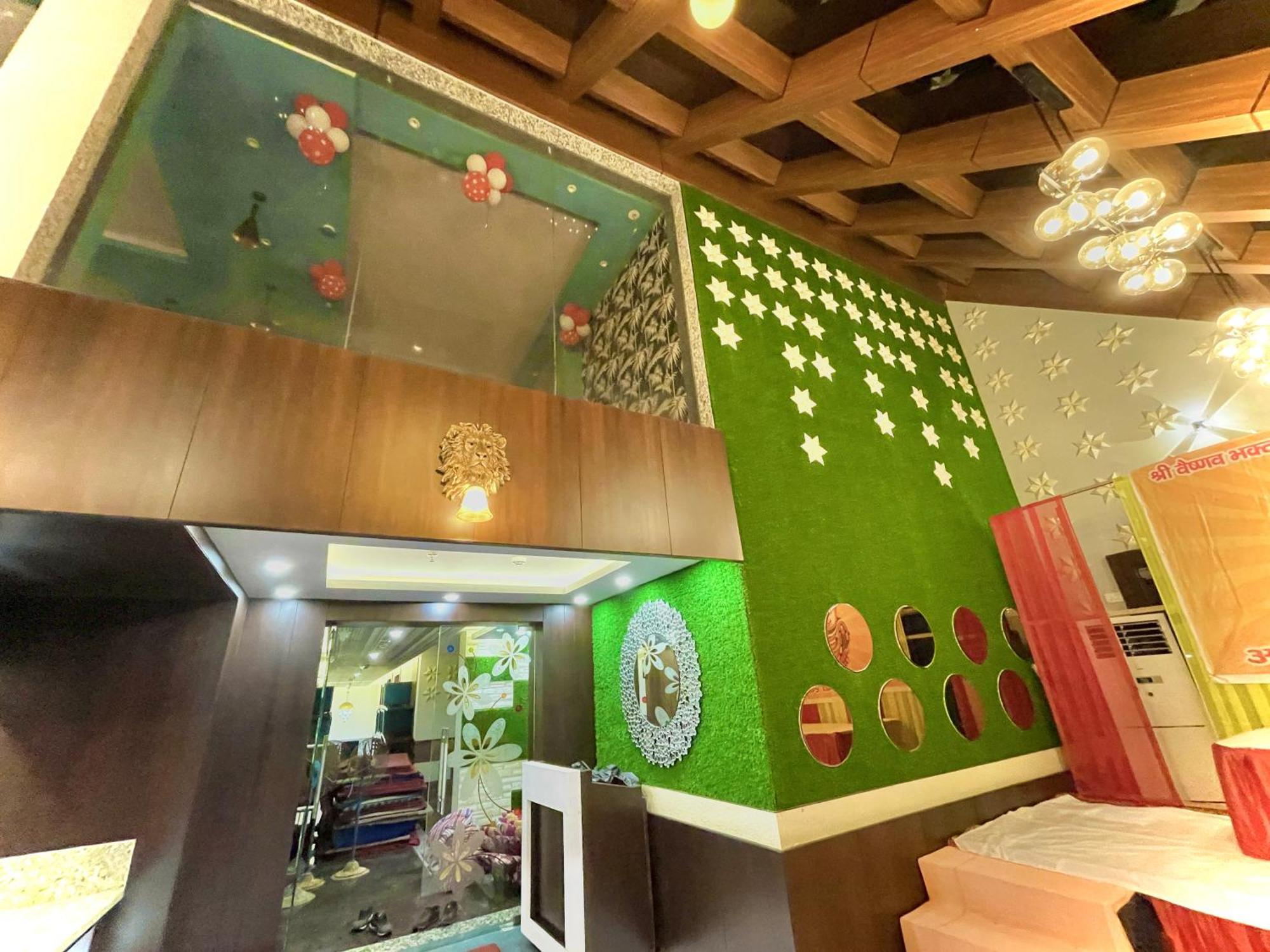 Hotel Kuber Palace ! Puri Near-Sea-Beach-And-Temple Fully-Air-Conditioned-Hotel With-Lift-And-Parking-Facility 외부 사진