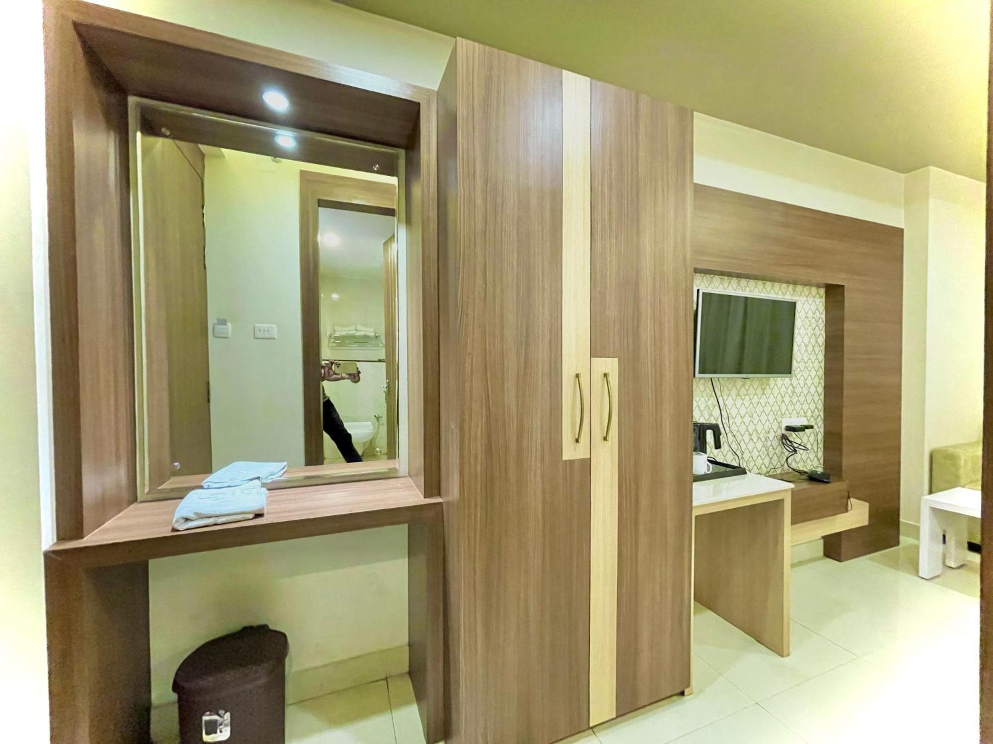 Hotel Kuber Palace ! Puri Near-Sea-Beach-And-Temple Fully-Air-Conditioned-Hotel With-Lift-And-Parking-Facility 외부 사진