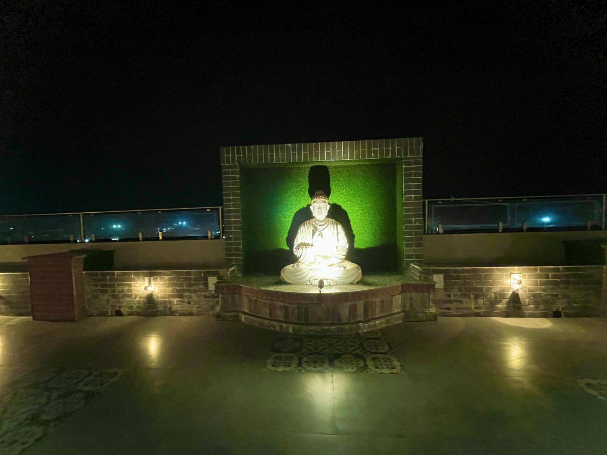 Hotel Kuber Palace ! Puri Near-Sea-Beach-And-Temple Fully-Air-Conditioned-Hotel With-Lift-And-Parking-Facility 외부 사진
