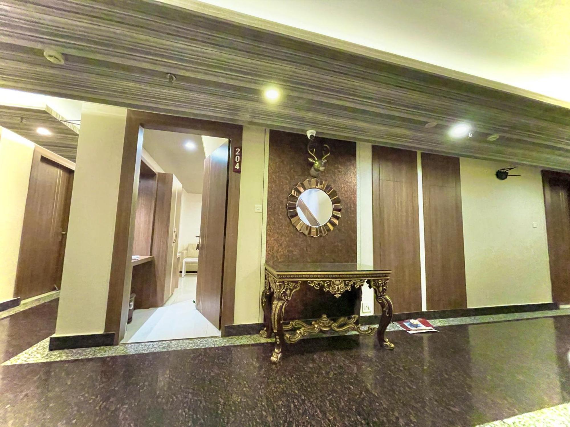 Hotel Kuber Palace ! Puri Near-Sea-Beach-And-Temple Fully-Air-Conditioned-Hotel With-Lift-And-Parking-Facility 외부 사진