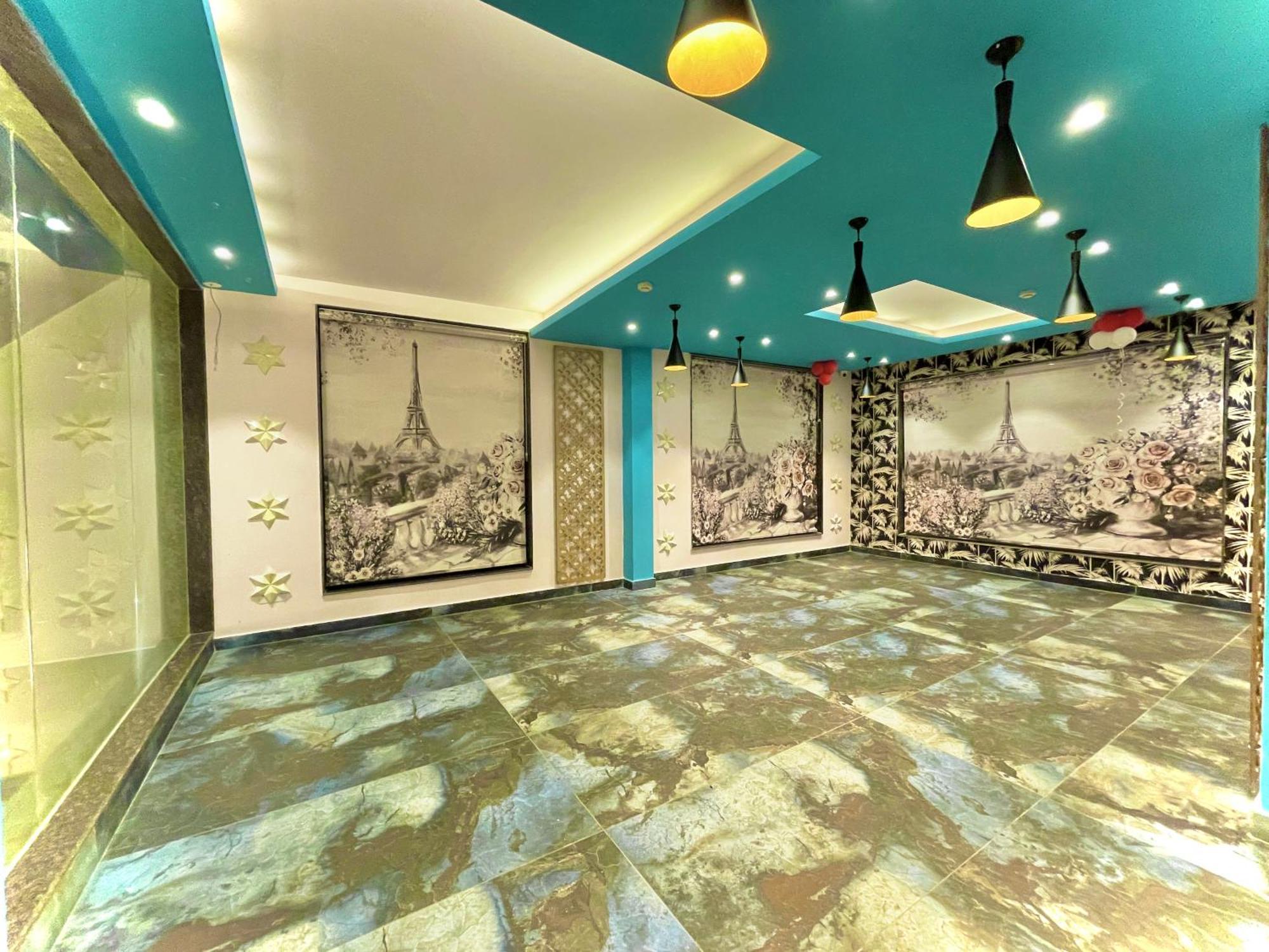 Hotel Kuber Palace ! Puri Near-Sea-Beach-And-Temple Fully-Air-Conditioned-Hotel With-Lift-And-Parking-Facility 외부 사진